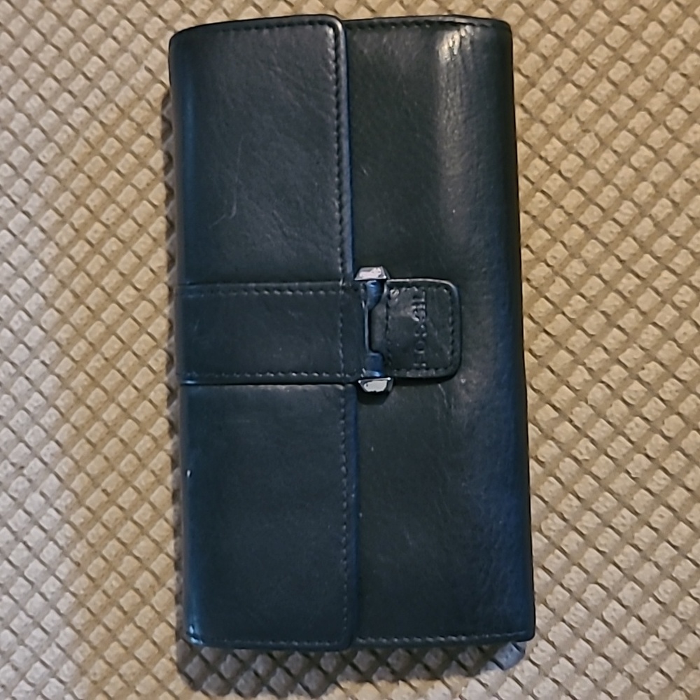 Fossil vintage black leather trifold wallet clutch silver buckle accent